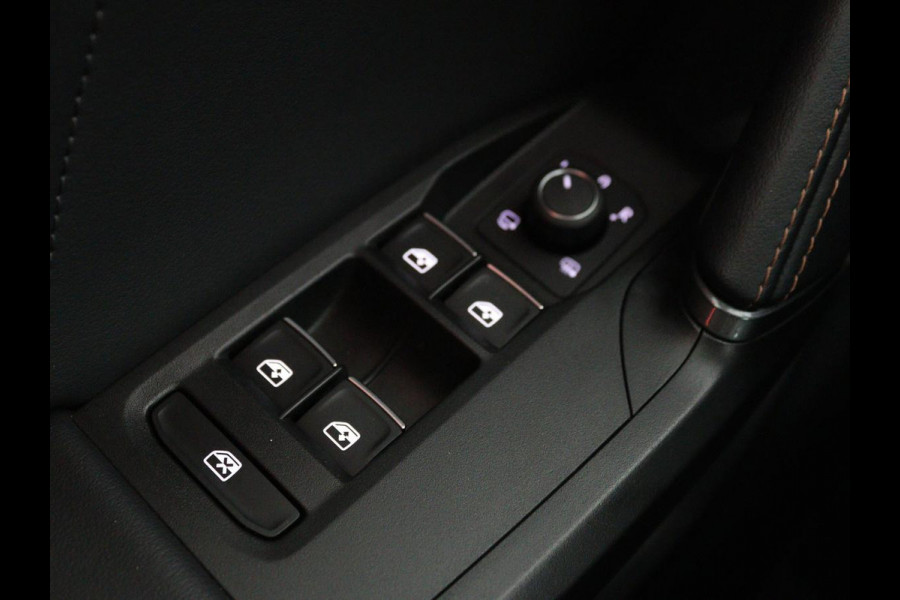 CUPRA Leon 1.4 e-Hybrid | Carplay | Camera | Stoel & Stuurverwarming | Adaptive Cruise | Full LED | Navigatie | DAB+ | LMV 18 inch