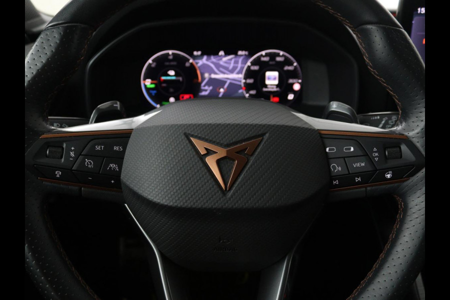 CUPRA Leon 1.4 e-Hybrid | Carplay | Camera | Stoel & Stuurverwarming | Adaptive Cruise | Full LED | Navigatie | DAB+ | LMV 18 inch
