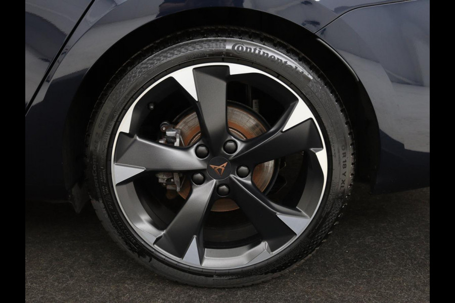 CUPRA Leon 1.4 e-Hybrid | Carplay | Camera | Stoel & Stuurverwarming | Adaptive Cruise | Full LED | Navigatie | DAB+ | LMV 18 inch