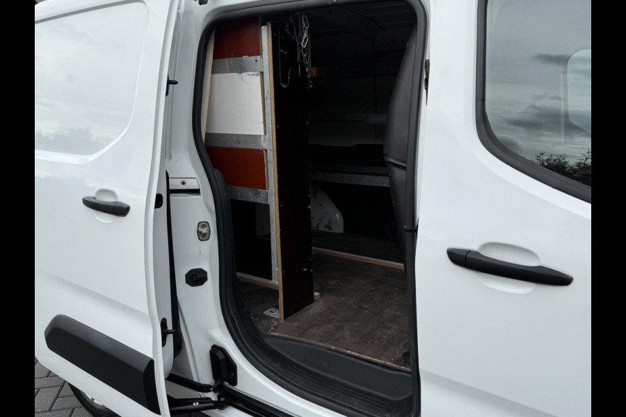 Opel Combo 1.5D 102 PK / L2H1 / TREKHAAK / IMPERIAAL / AIRCO / CRUISE / NAVI / CARPLAY