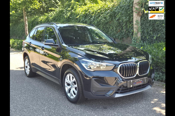 BMW X1 SDrive18i High Executive Edition Panorama Apple CarPlay Pro NAVI DAB+