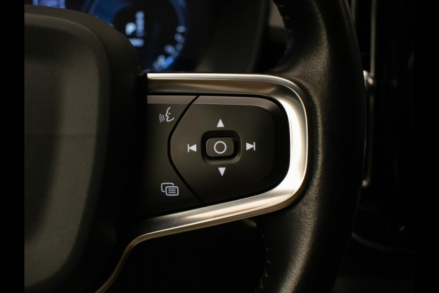 Volvo XC40 1.5 T5 Twin Sport (APPLE CARPLAY,NAVI,CAMERA,LED,XENON,STOELVERWARMING,TREKHAAK,GETINT,CRUISE,CLIMATE,NETTESTAAT)