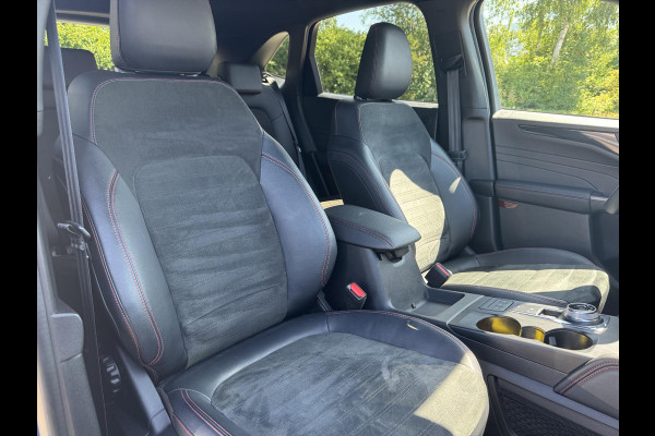 Ford Kuga 2.5 PHEV ST-Line X 225pk | Black Pack | Sync 3 Navigatie | 20 inch Lichtmetaal | Contrasterend dak| 1.500kg Trekgewicht
