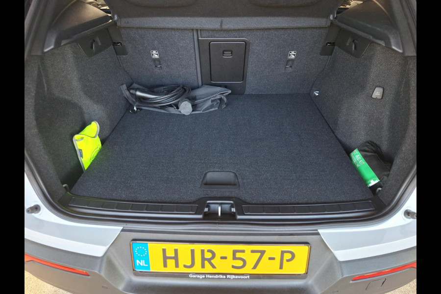 Volvo XC40 1.5 T4 Recharge R-Design Expression | Panodak | Trekhaak | 1800kg | Leder Alcantara | Two Tone | (occasion)
