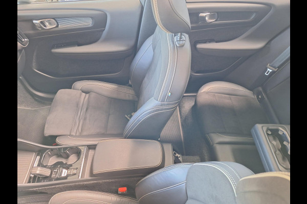 Volvo XC40 1.5 T4 Recharge R-Design Expression | Panodak | Trekhaak | 1800kg | Leder Alcantara | Two Tone | (occasion)