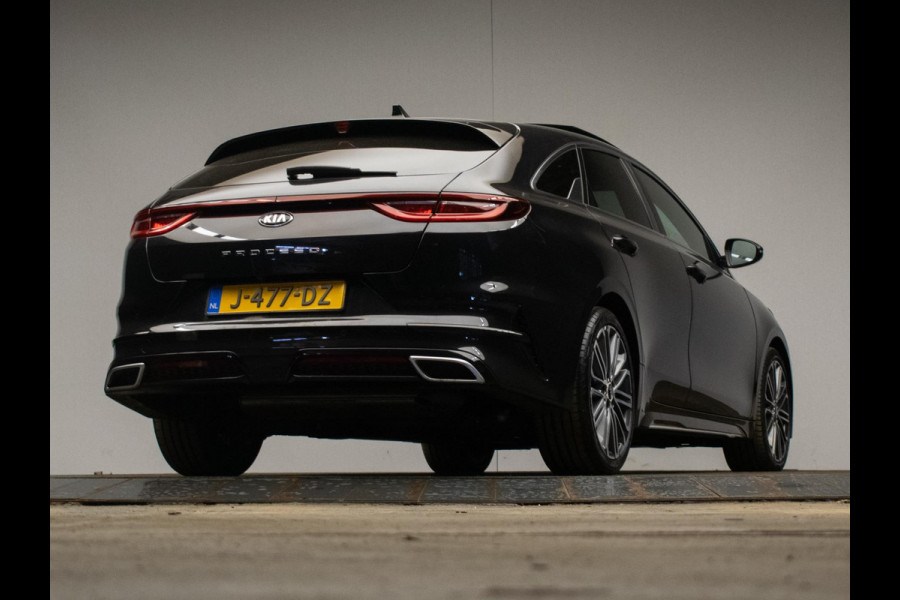Kia ProCeed 1.4 T-GDI GT-PlusLine (PANORAMADAK,APPLE CARPLAY,XENON,STOELVERWARMING,SPORTSTOELEN,CAMERA,DODEHOEK,PDC,NETTESTAAT)