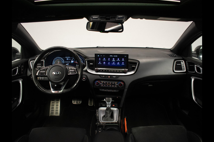 Kia ProCeed 1.4 T-GDI GT-PlusLine (PANORAMADAK,APPLE CARPLAY,XENON,STOELVERWARMING,SPORTSTOELEN,CAMERA,DODEHOEK,PDC,NETTESTAAT)