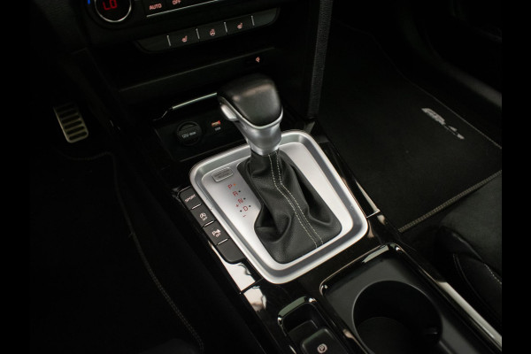 Kia ProCeed 1.4 T-GDI GT-PlusLine (PANORAMADAK,APPLE CARPLAY,XENON,STOELVERWARMING,SPORTSTOELEN,CAMERA,DODEHOEK,PDC,NETTESTAAT)