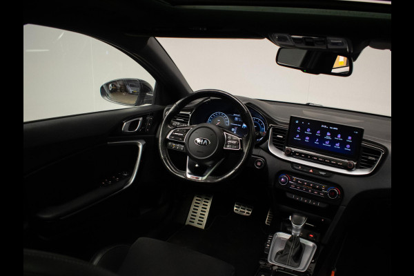Kia ProCeed 1.4 T-GDI GT-PlusLine (PANORAMADAK,APPLE CARPLAY,XENON,STOELVERWARMING,SPORTSTOELEN,CAMERA,DODEHOEK,PDC,NETTESTAAT)