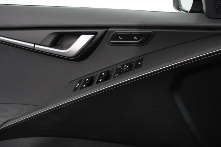 Kia Niro EV DynamicPlusLine 64.8 kWh Navigatie Half Leder Schuif-kantel dak Electrisch bedienbare achterklep Camera