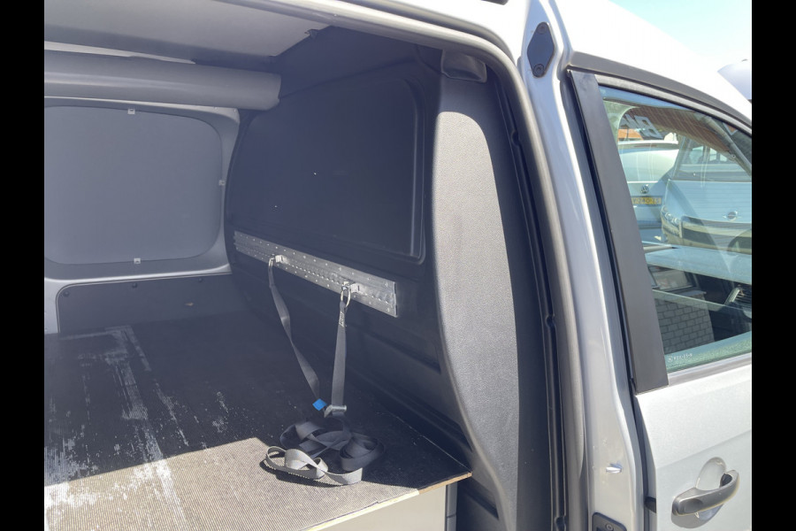 Volkswagen Caddy 2.0 TDI 102pk L2H1 BMT Maxi Comfortline / vaste prijs rijklaar € 14.950 ex btw / lease vanaf € 252 / airco / cruise / navi / achterklep / Bott ingerichte laadruimte !