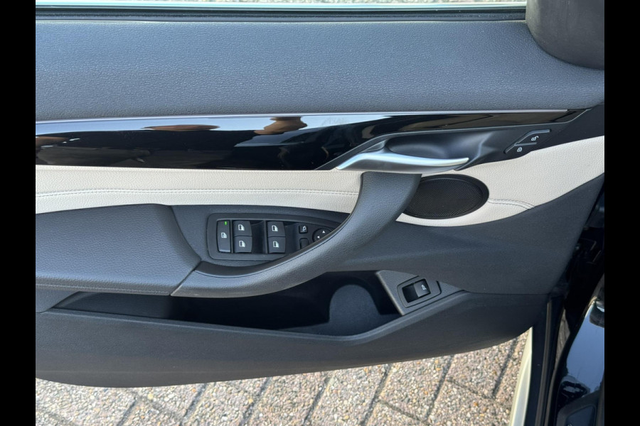 BMW X1 XDrive20i Executive Cruise control Climate control Trekhaak Dealeronderhouden Audio