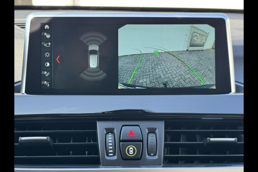 BMW X1 XDrive20i Executive Cruise control Climate control Trekhaak Dealeronderhouden Audio