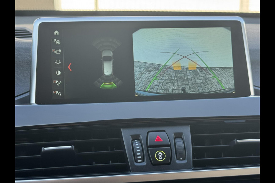BMW X1 XDrive20i Executive Cruise control Climate control Trekhaak Dealeronderhouden Audio
