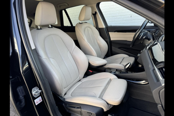 BMW X1 XDrive20i Executive Cruise control Climate control Trekhaak Dealeronderhouden Audio