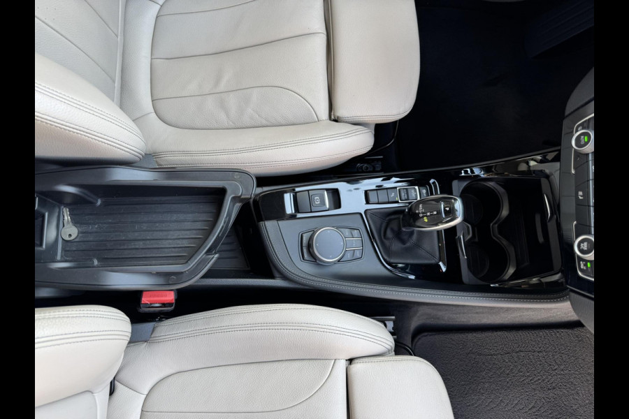 BMW X1 XDrive20i Executive Cruise control Climate control Trekhaak Dealeronderhouden Audio