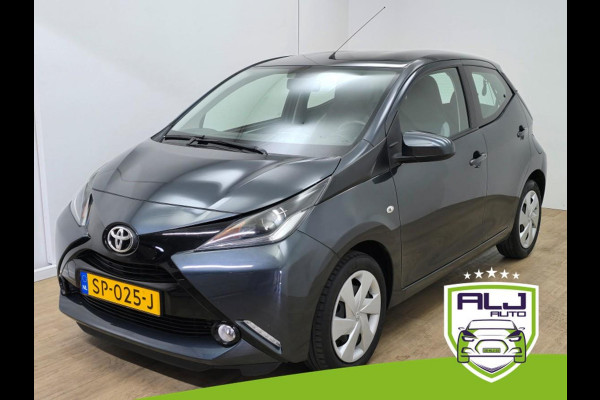 Toyota Aygo 1.0 VVT-i x-nav | Parkeercamera | Navi | Cruisecontrol | Bluetooth audio | Carlink | dealerauto