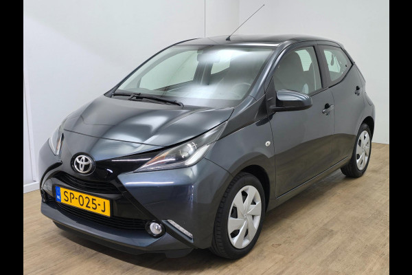 Toyota Aygo 1.0 VVT-i x-nav | Parkeercamera | Navi | Cruisecontrol | Bluetooth audio | Carlink | dealerauto