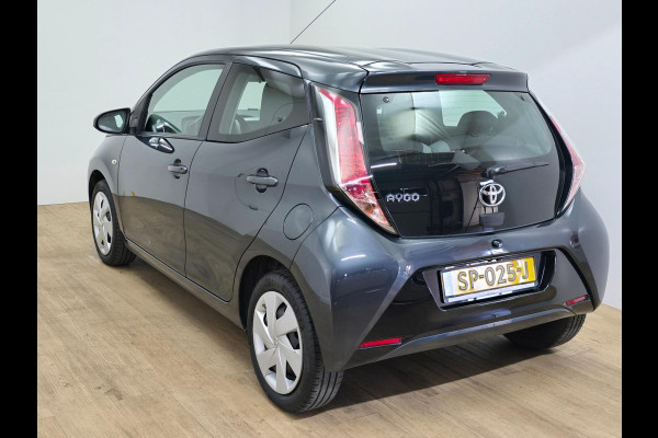 Toyota Aygo 1.0 VVT-i x-nav | Parkeercamera | Navi | Cruisecontrol | Bluetooth audio | Carlink | dealerauto