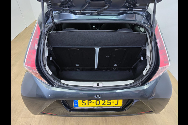 Toyota Aygo 1.0 VVT-i x-nav | Parkeercamera | Navi | Cruisecontrol | Bluetooth audio | Carlink | dealerauto