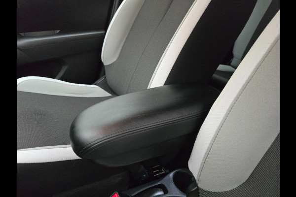 Toyota Aygo 1.0 VVT-i x-nav | Parkeercamera | Navi | Cruisecontrol | Bluetooth audio | Carlink | dealerauto