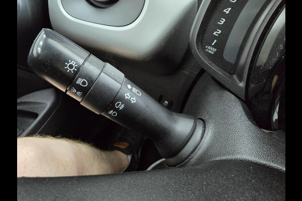 Toyota Aygo 1.0 VVT-i x-nav | Parkeercamera | Navi | Cruisecontrol | Bluetooth audio | Carlink | dealerauto