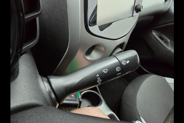 Toyota Aygo 1.0 VVT-i x-nav | Parkeercamera | Navi | Cruisecontrol | Bluetooth audio | Carlink | dealerauto