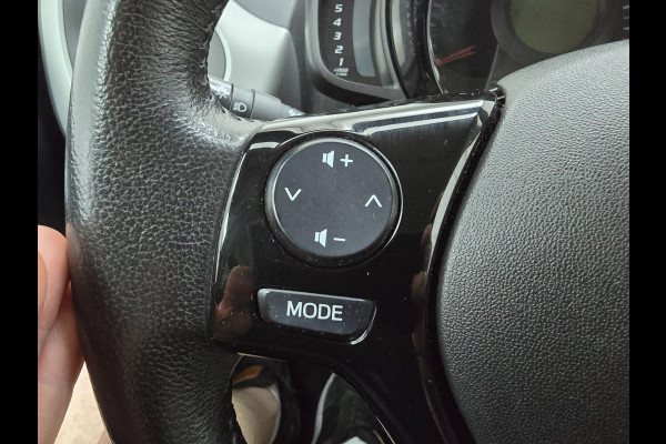 Toyota Aygo 1.0 VVT-i x-nav | Parkeercamera | Navi | Cruisecontrol | Bluetooth audio | Carlink | dealerauto