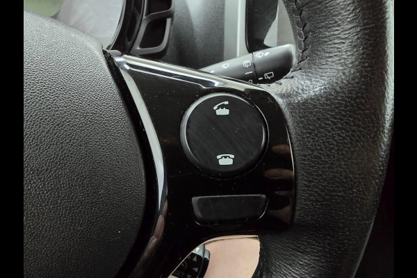 Toyota Aygo 1.0 VVT-i x-nav | Parkeercamera | Navi | Cruisecontrol | Bluetooth audio | Carlink | dealerauto
