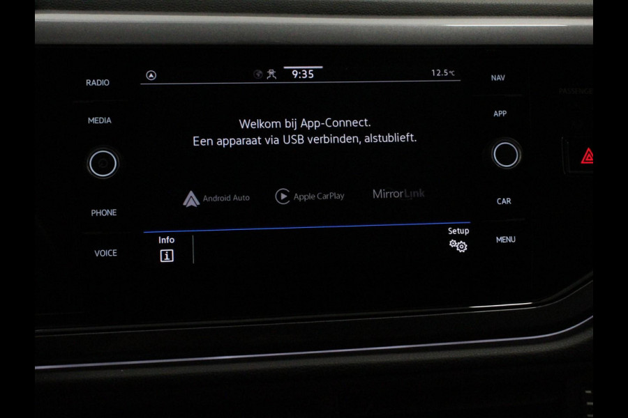 Volkswagen Polo 1.0 TSI 110pk Highline | DEMO ! | Navigatie Apple Carplay/Android Auto Parkeersensoren Stoelverwarming Ledverlichting Getinte ramen Climate Control