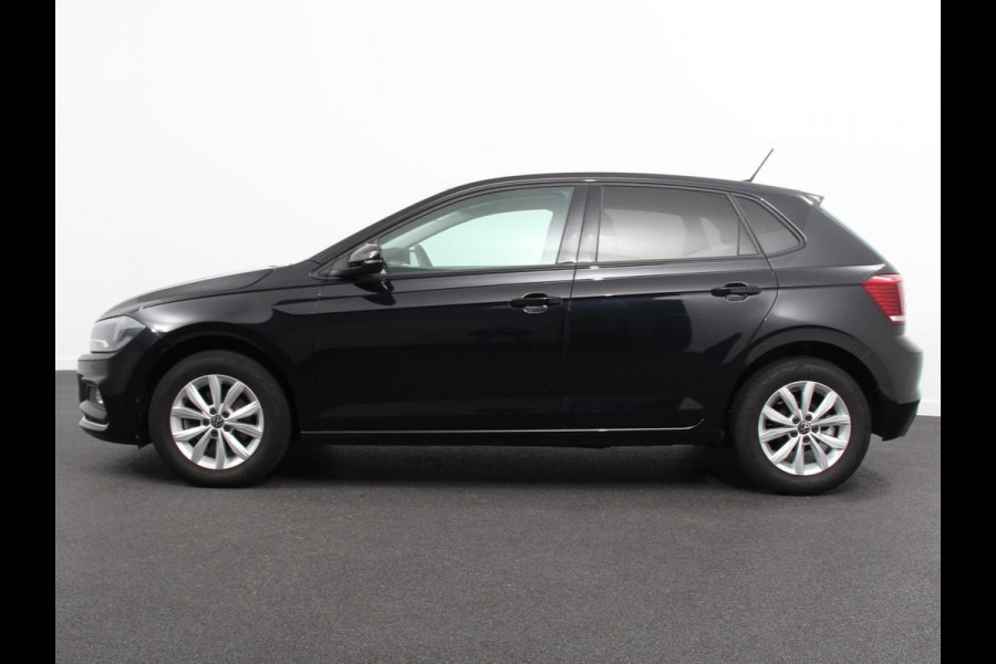Volkswagen Polo 1.0 TSI 110pk Highline | DEMO ! | Navigatie Apple Carplay/Android Auto Parkeersensoren Stoelverwarming Ledverlichting Getinte ramen Climate Control