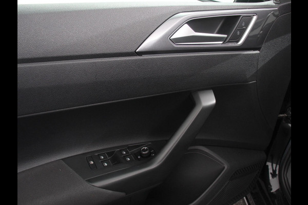 Volkswagen Polo 1.0 TSI 110pk Highline | DEMO ! | Navigatie Apple Carplay/Android Auto Parkeersensoren Stoelverwarming Ledverlichting Getinte ramen Climate Control