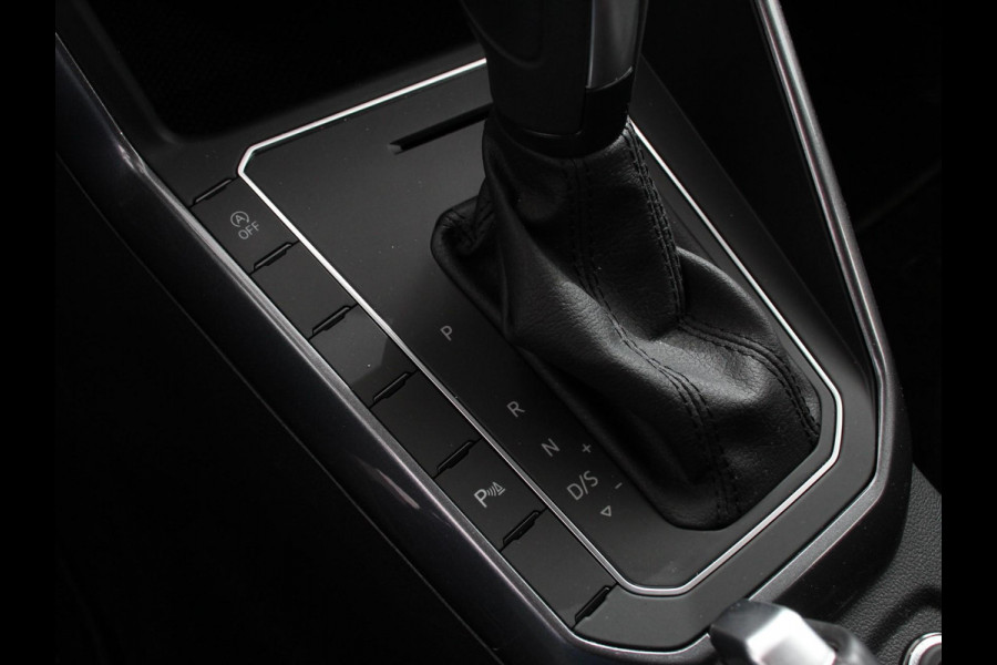 Volkswagen Polo 1.0 TSI 110pk Highline | DEMO ! | Navigatie Apple Carplay/Android Auto Parkeersensoren Stoelverwarming Ledverlichting Getinte ramen Climate Control