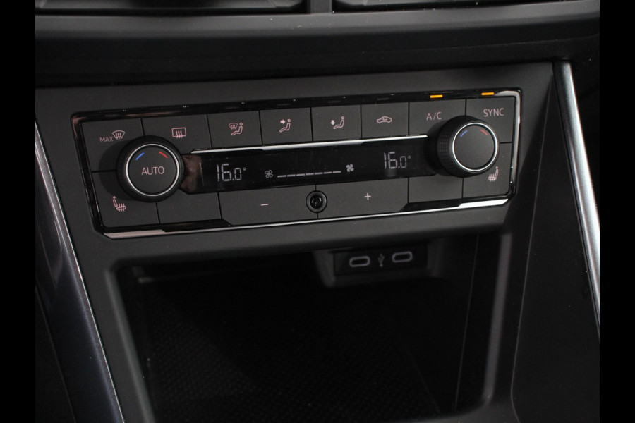 Volkswagen Polo 1.0 TSI 110pk Highline | DEMO ! | Navigatie Apple Carplay/Android Auto Parkeersensoren Stoelverwarming Ledverlichting Getinte ramen Climate Control
