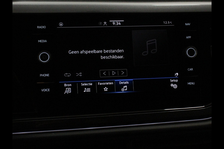 Volkswagen Polo 1.0 TSI 110pk Highline | DEMO ! | Navigatie Apple Carplay/Android Auto Parkeersensoren Stoelverwarming Ledverlichting Getinte ramen Climate Control