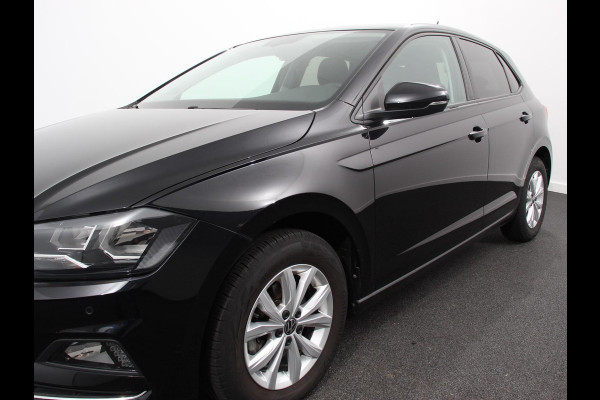 Volkswagen Polo 1.0 TSI 110pk Highline | DEMO ! | Navigatie Apple Carplay/Android Auto Parkeersensoren Stoelverwarming Ledverlichting Getinte ramen Climate Control