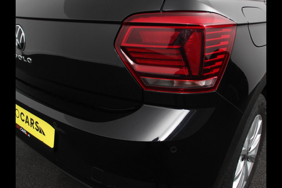 Volkswagen Polo 1.0 TSI 110pk Highline | DEMO ! | Navigatie Apple Carplay/Android Auto Parkeersensoren Stoelverwarming Ledverlichting Getinte ramen Climate Control