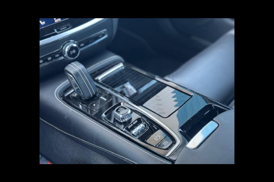 Volvo S60 2.0 Recharge T6 AWD R-Design - Dealer Onderhouden