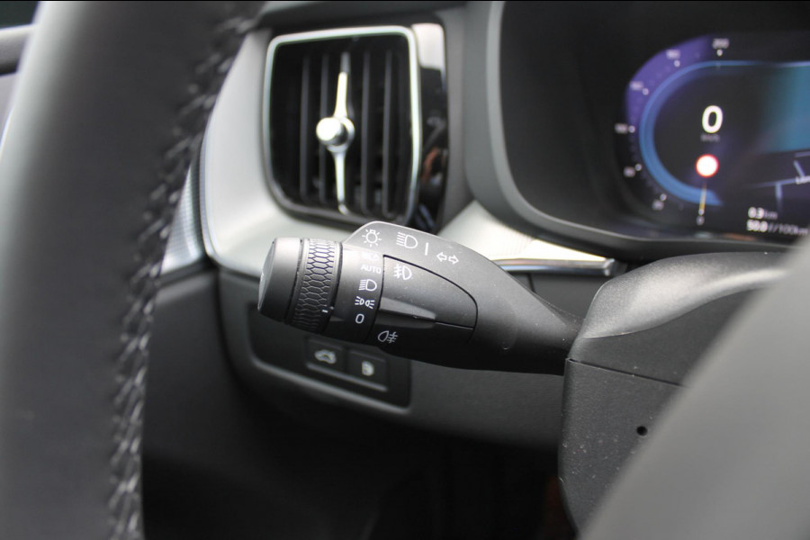 Volvo XC60 T6 350PK Automaat Plug-In Plus Black Edition Panoramisch schuif-kanteldak / Bowers & Wilkins Audio / 21" lichtmetalen velgen / Head-Up Display / 360graden camera