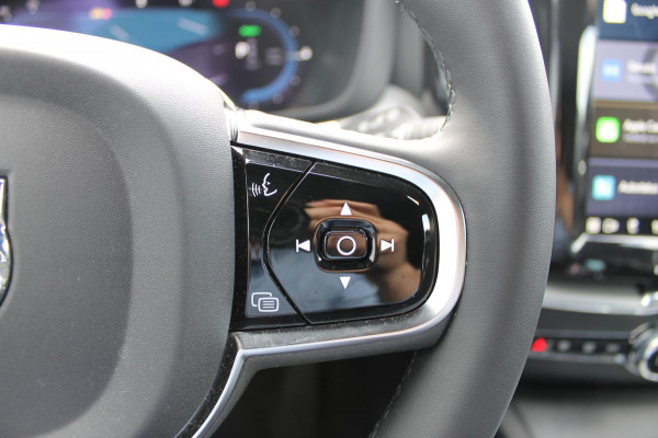Volvo XC60 T6 350PK Automaat Plug-In Plus Black Edition Panoramisch schuif-kanteldak / Bowers & Wilkins Audio / 21" lichtmetalen velgen / Head-Up Display / 360graden camera
