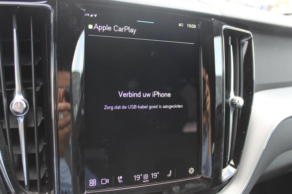 Volvo XC60 T6 350PK Automaat Plug-In Plus Black Edition Panoramisch schuif-kanteldak / Bowers & Wilkins Audio / 21" lichtmetalen velgen / Head-Up Display / 360graden camera