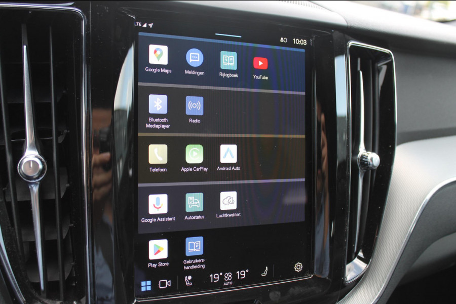 Volvo XC60 T6 350PK Automaat Plug-In Plus Black Edition Panoramisch schuif-kanteldak / Bowers & Wilkins Audio / 21" lichtmetalen velgen / Head-Up Display / 360graden camera