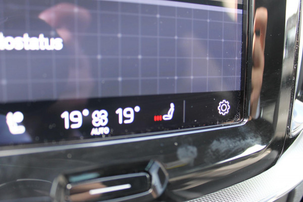 Volvo XC60 T6 350PK Automaat Plug-In Plus Black Edition Panoramisch schuif-kanteldak / Bowers & Wilkins Audio / 21" lichtmetalen velgen / Head-Up Display / 360graden camera