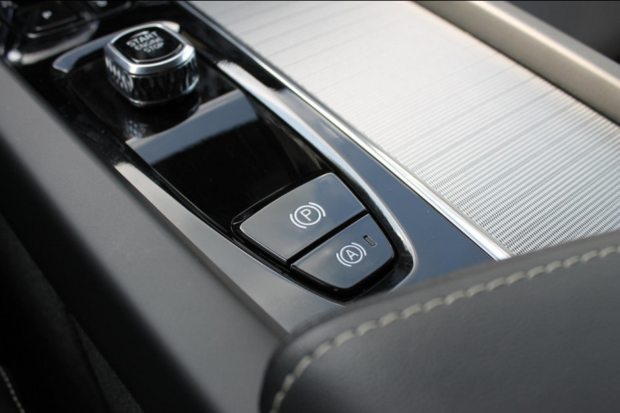 Volvo XC60 T6 350PK Automaat Plug-In Plus Black Edition Panoramisch schuif-kanteldak / Bowers & Wilkins Audio / 21" lichtmetalen velgen / Head-Up Display / 360graden camera