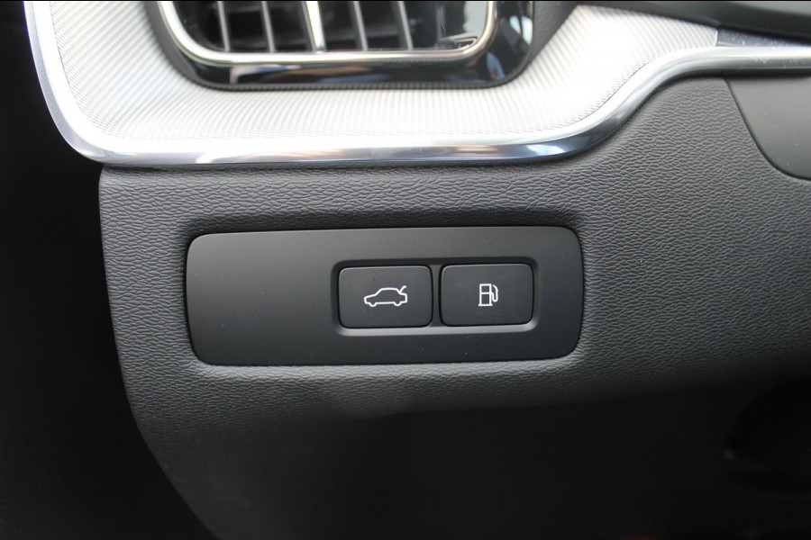 Volvo XC60 T6 350PK Automaat Plug-In Plus Black Edition Panoramisch schuif-kanteldak / Bowers & Wilkins Audio / 21" lichtmetalen velgen / Head-Up Display / 360graden camera