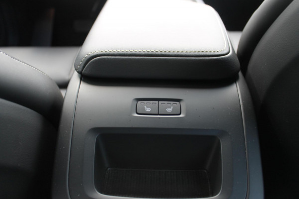 Volvo XC60 T6 350PK Automaat Plug-In Plus Black Edition Panoramisch schuif-kanteldak / Bowers & Wilkins Audio / 21" lichtmetalen velgen / Head-Up Display / 360graden camera