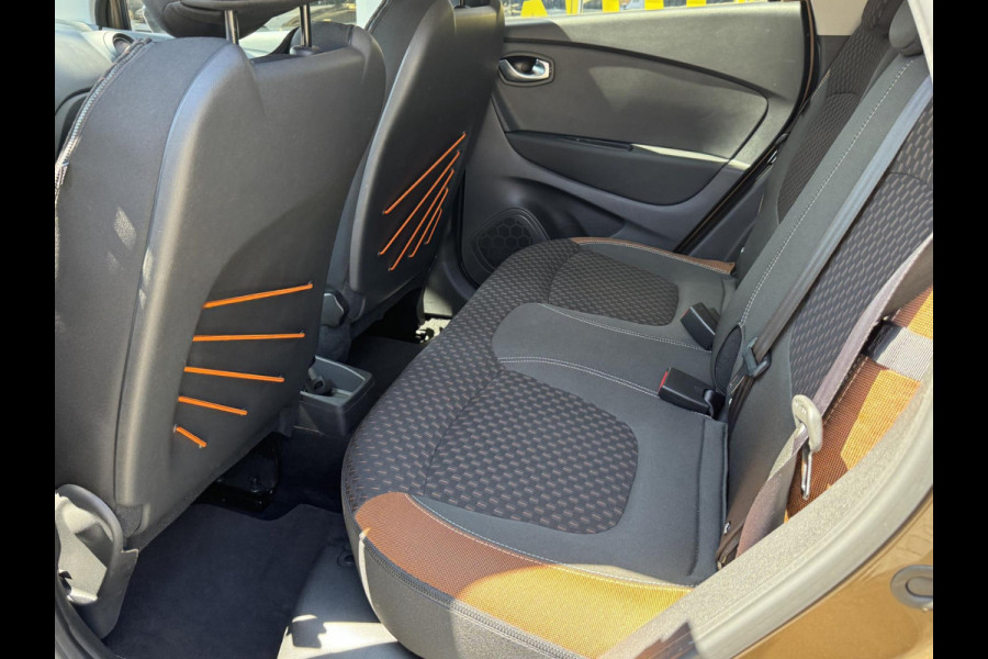 Renault Captur 0.9 TCe Intens - Navigatie I Airco I PDC I LED I Sport velgen I Dealer onderhouden