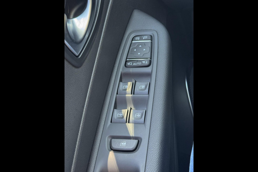 Renault Captur 0.9 TCe Intens - Navigatie I Airco I PDC I LED I Sport velgen I Dealer onderhouden