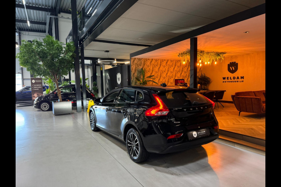 Volvo V40 2.0 T2 Momentum Garantie Camera StoelVW Cruise Clima Navi Bluetooth Led Rijklaar