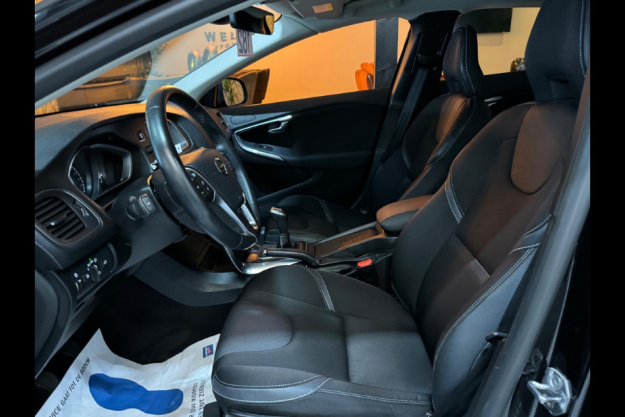 Volvo V40 2.0 T2 Momentum Garantie Camera StoelVW Cruise Clima Navi Bluetooth Led Rijklaar